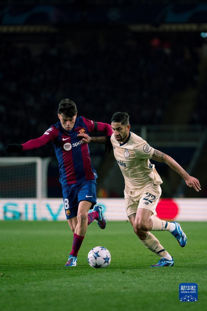 乐鱼app-西甲今晨走向成谜；波尔图伤情更新；话题不断；资深球员宣示担当(霸波奔图片高清图)