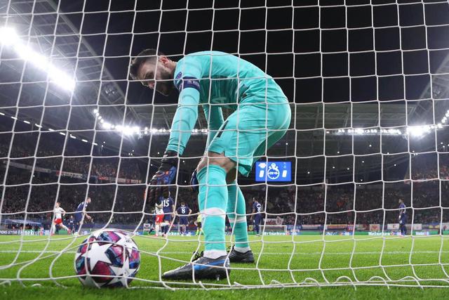 乐鱼体育官网-里程碑夜!广东宏远单刀错失,国王杯窗口期刷纪录,球迷炸锅,年轻球员得到机会(广东宏远第11冠记录片)