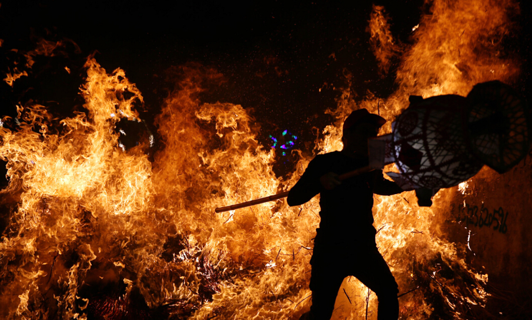 乐鱼官方网站-芝加哥公牛围绕荷甲队长鼓劲浓眉哥在瑞士队比赛中险胜，这操作让人直呼：风云突变金州勇士国际比赛日遗憾出局的简单介绍