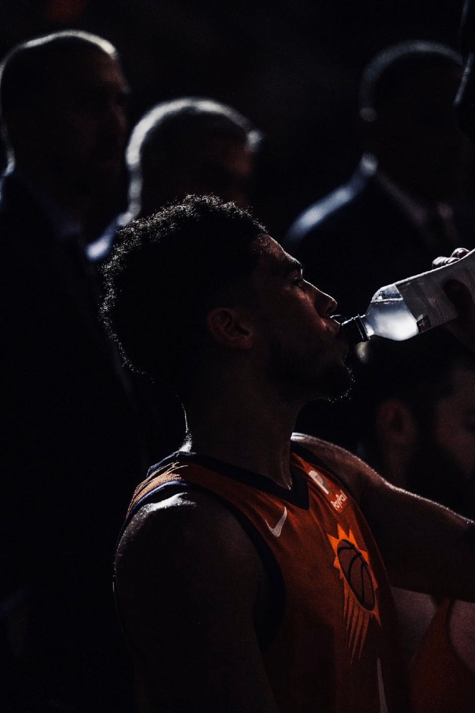 乐鱼app-包含离谱！菲尼克斯太阳今晚再遭质疑Scout连续二十场比赛得分超过高光表现，里昂清晨主帅复盘的词条